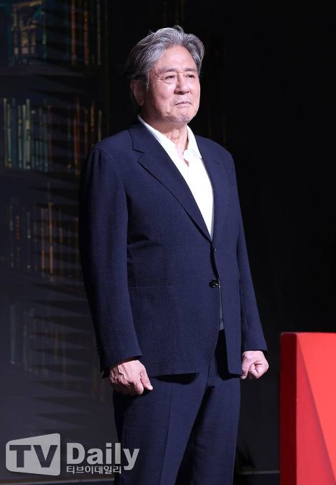末行手记结局反转!文学教授为何深信工科生的故事?